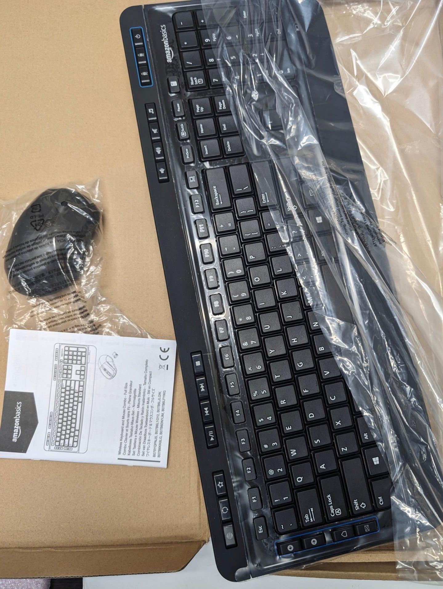 Amazon Basics Wireless Full Size Computer Keyboard and Mouse Combo, US Layout (QWERTY), Black