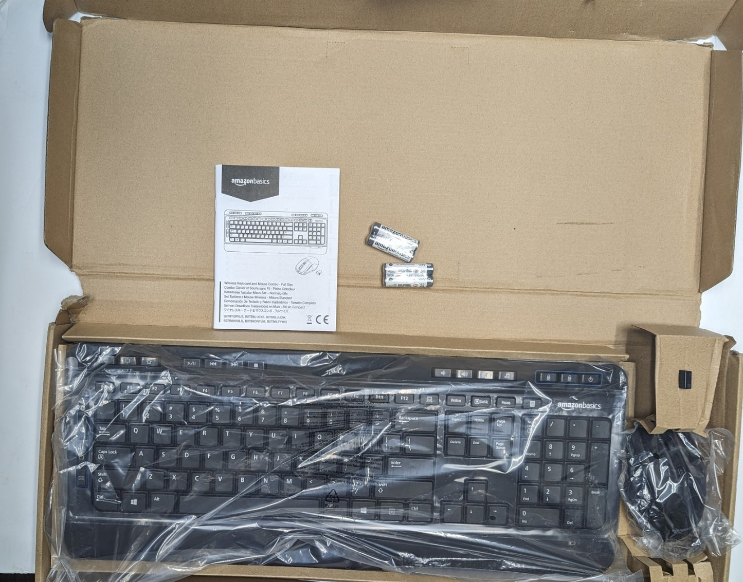Amazon Basics Wireless Full Size Computer Keyboard and Mouse Combo, US Layout (QWERTY), Black