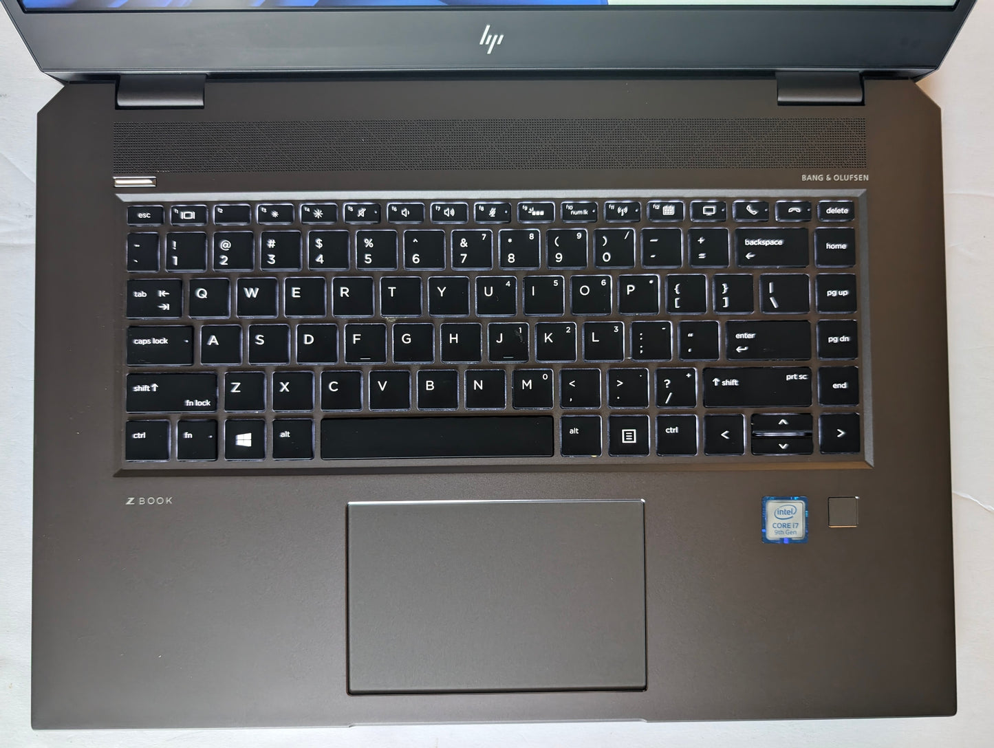 HP ZBook Studio G5 15.6' Mobile Workstation - Core i7 i7-9850H - 16 GB