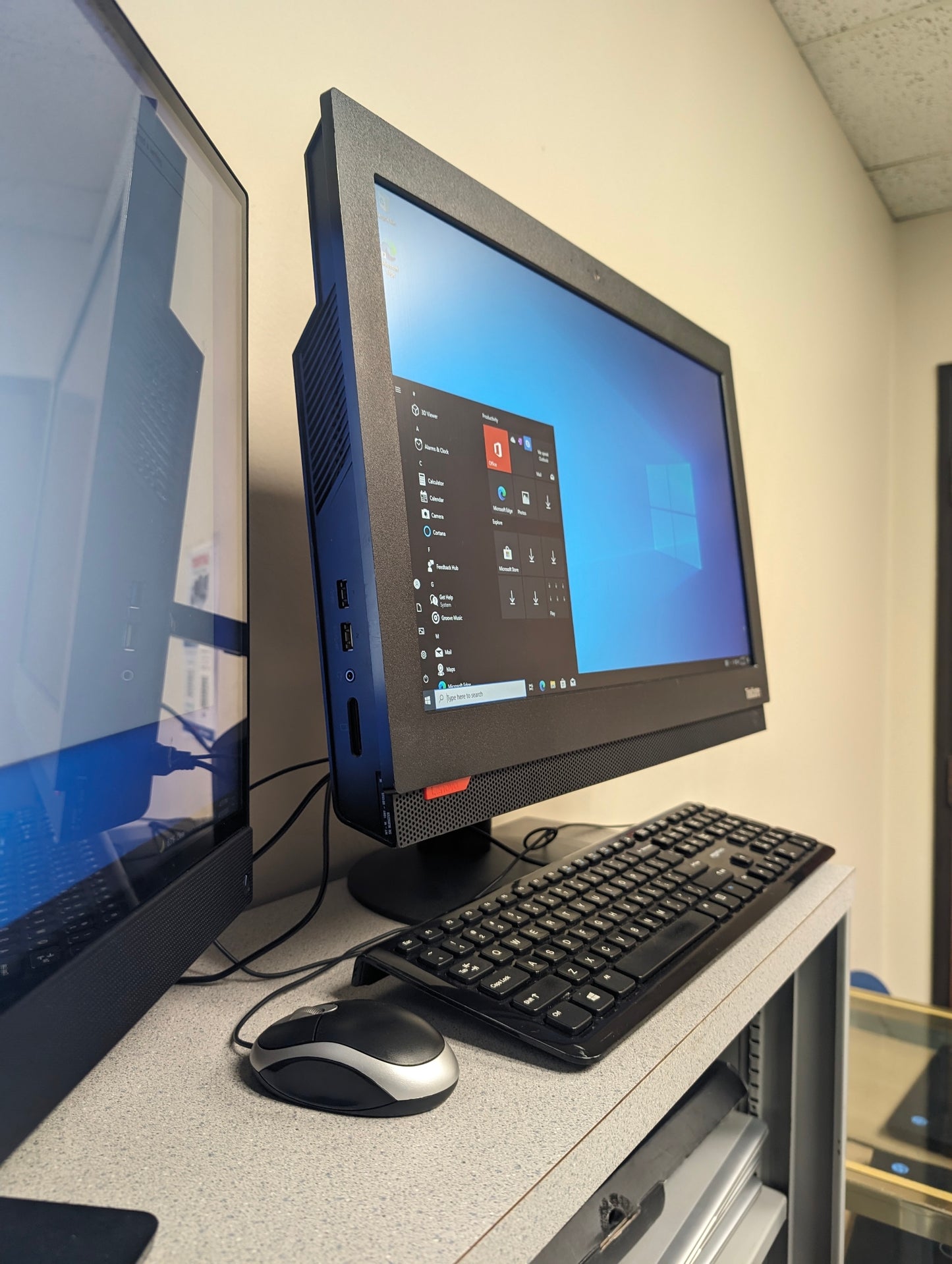 Lenovo FM ThinkCentre All-in-One Desktop Computer PC