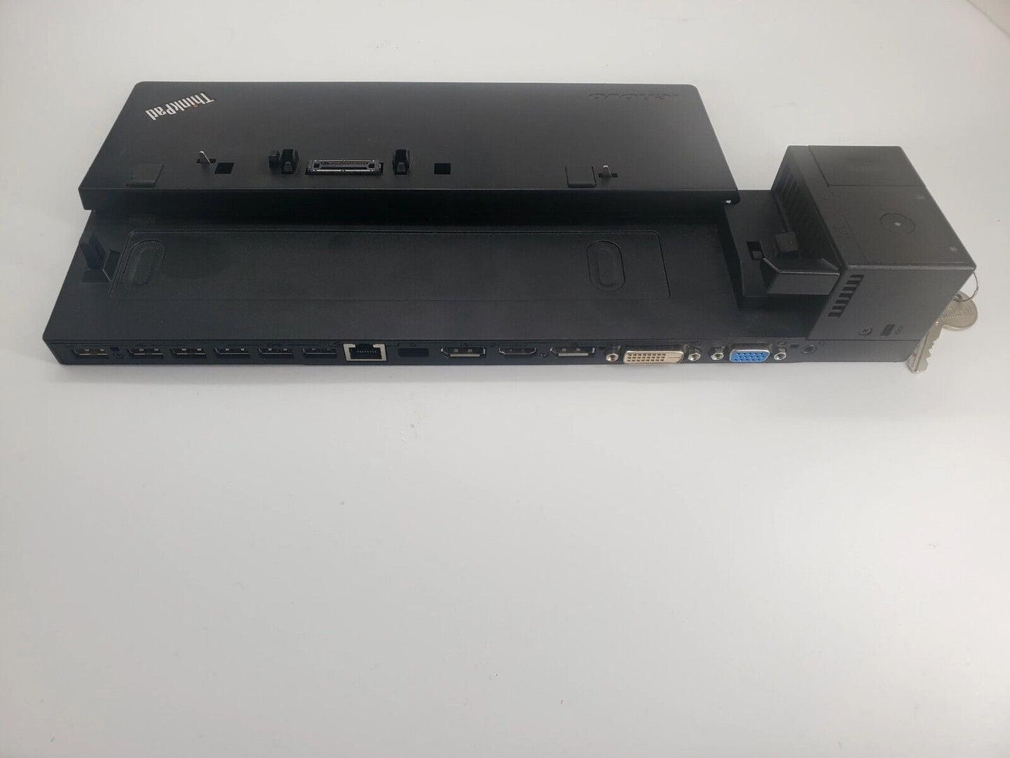 Genuine Lenovo ThinkPad Ultra Dock Type 40A2 Docking Station w/Key + 90W Adapter
