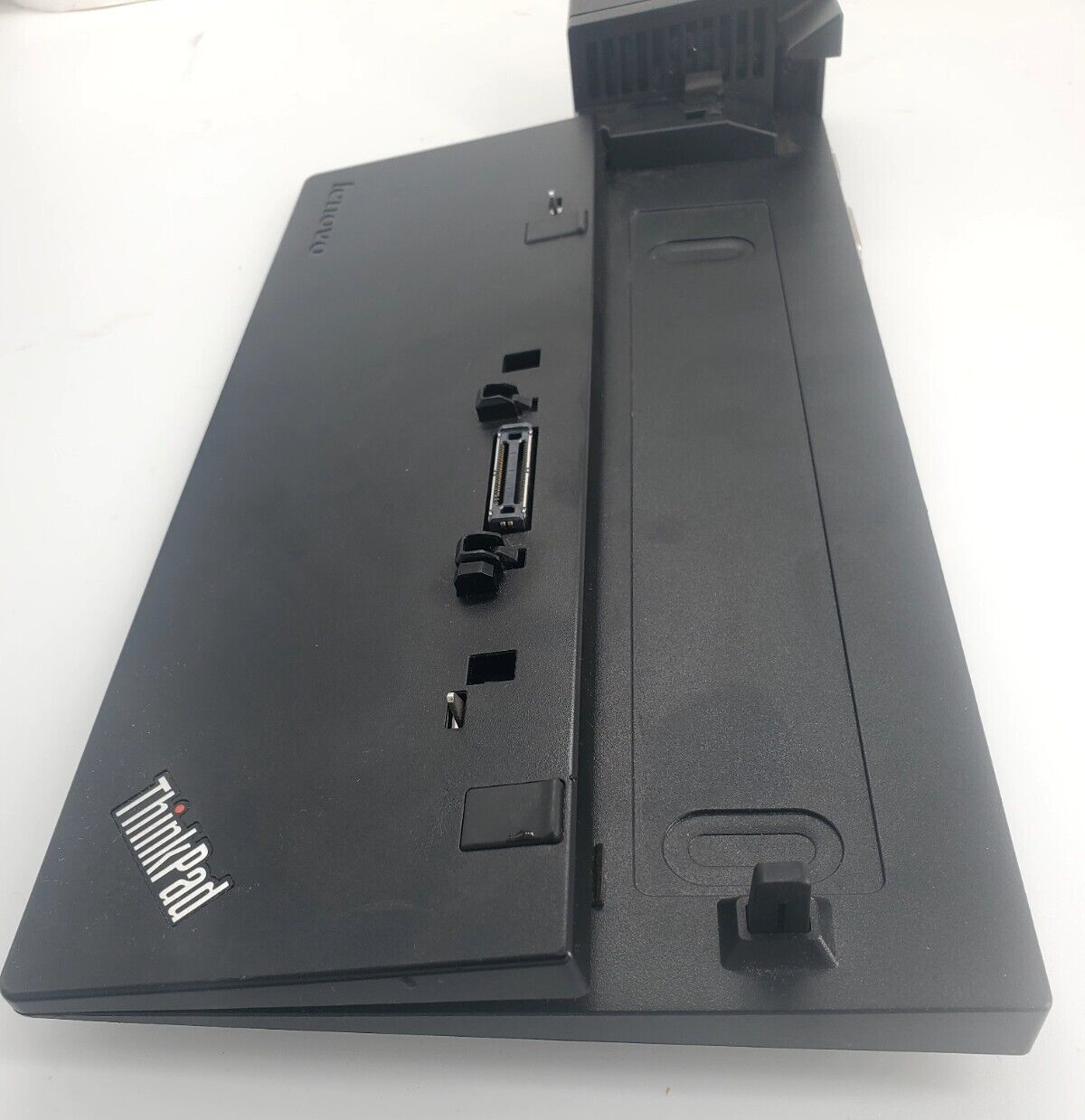 Genuine Lenovo ThinkPad Ultra Dock Type 40A2 Docking Station w/Key + 90W Adapter