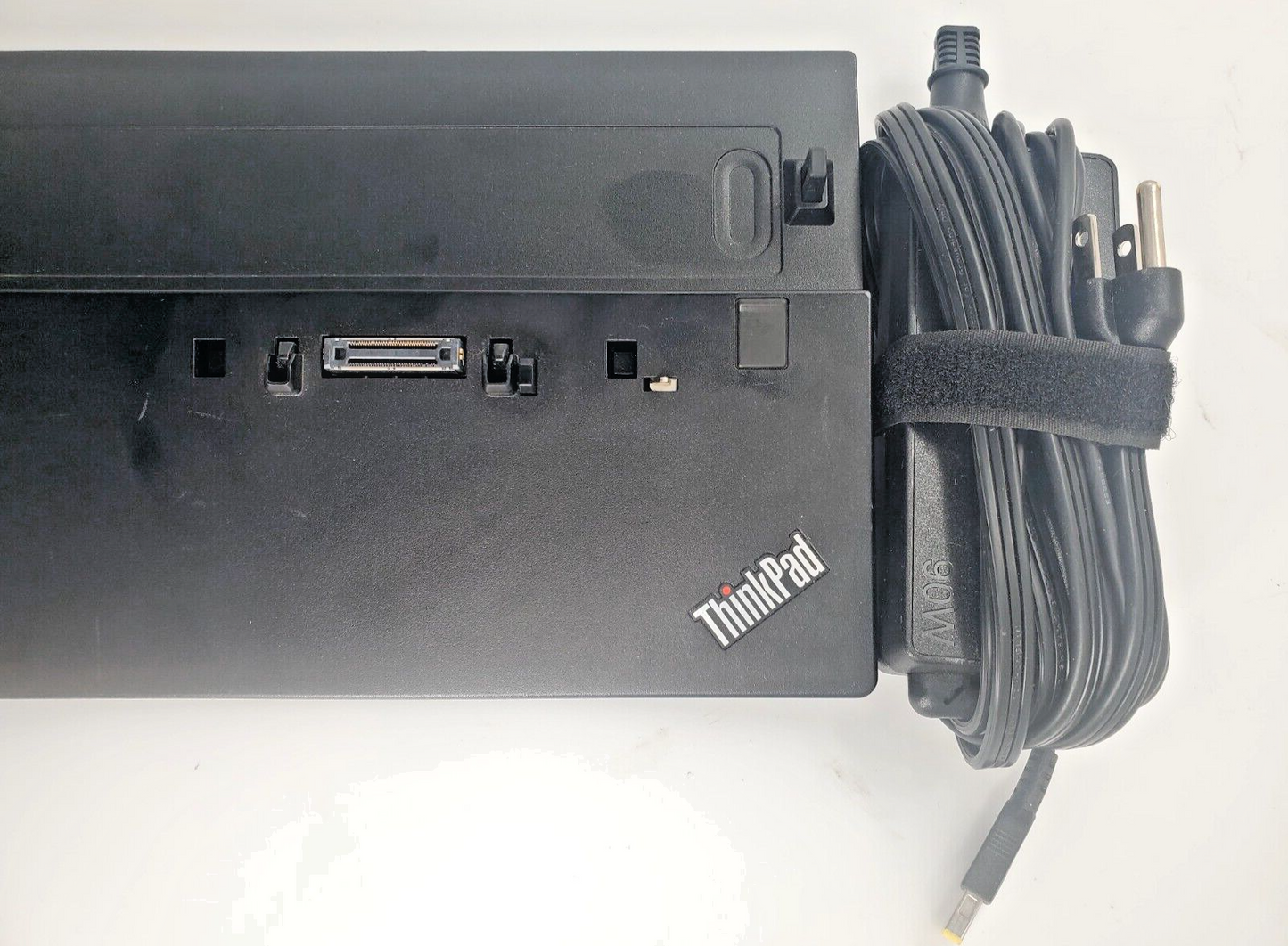 Genuine Lenovo ThinkPad Ultra Dock Type 40A2 Docking Station w/Key + 90W Adapter