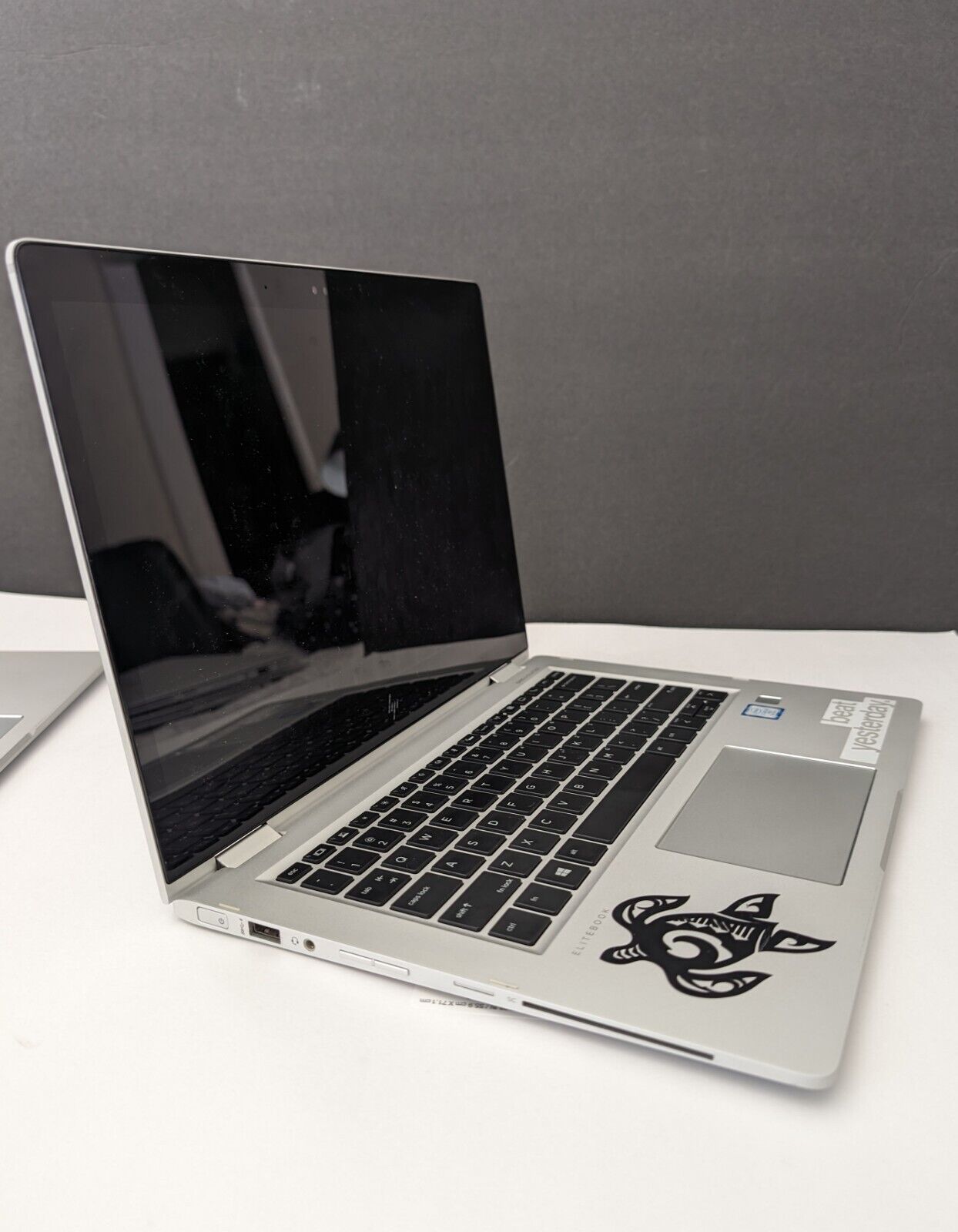 HP EliteBook x360 1030 G2 Notebook 2-in-1 Convertible Laptop PC - 7th Gen Intel Core i5, 8GB RAM, 256GB SSD, 13.3 inch Full HD (1920x1080) Touchscreen, Win10 Pro, Thunderbolt